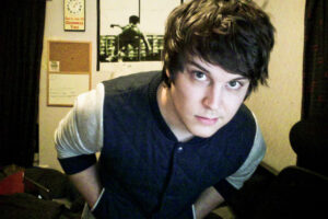 Dailybooth. In dire need of a haircut. Tempted to let it grow though, not quite sure what to do with it. Song of the Da…
