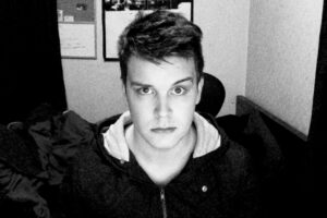 Dailybooth. Just working on a thousand things at once, typical how it all comes at once. :') Anyway, s'nearly the weeke…