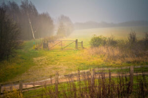 corner gate