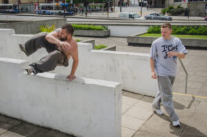 Spenna & Arron Reverse Vault Reverse Vault Bourbon Biscuit Time Liam Rides the "D". One-Handed Handstand Parkour & Chil…