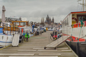 Houseboat Alley