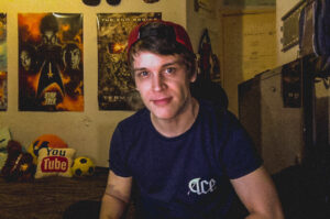Overdue selfie. Jus' workin.
