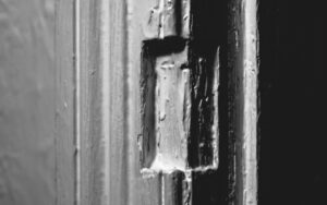 The doorframe's memoirs.